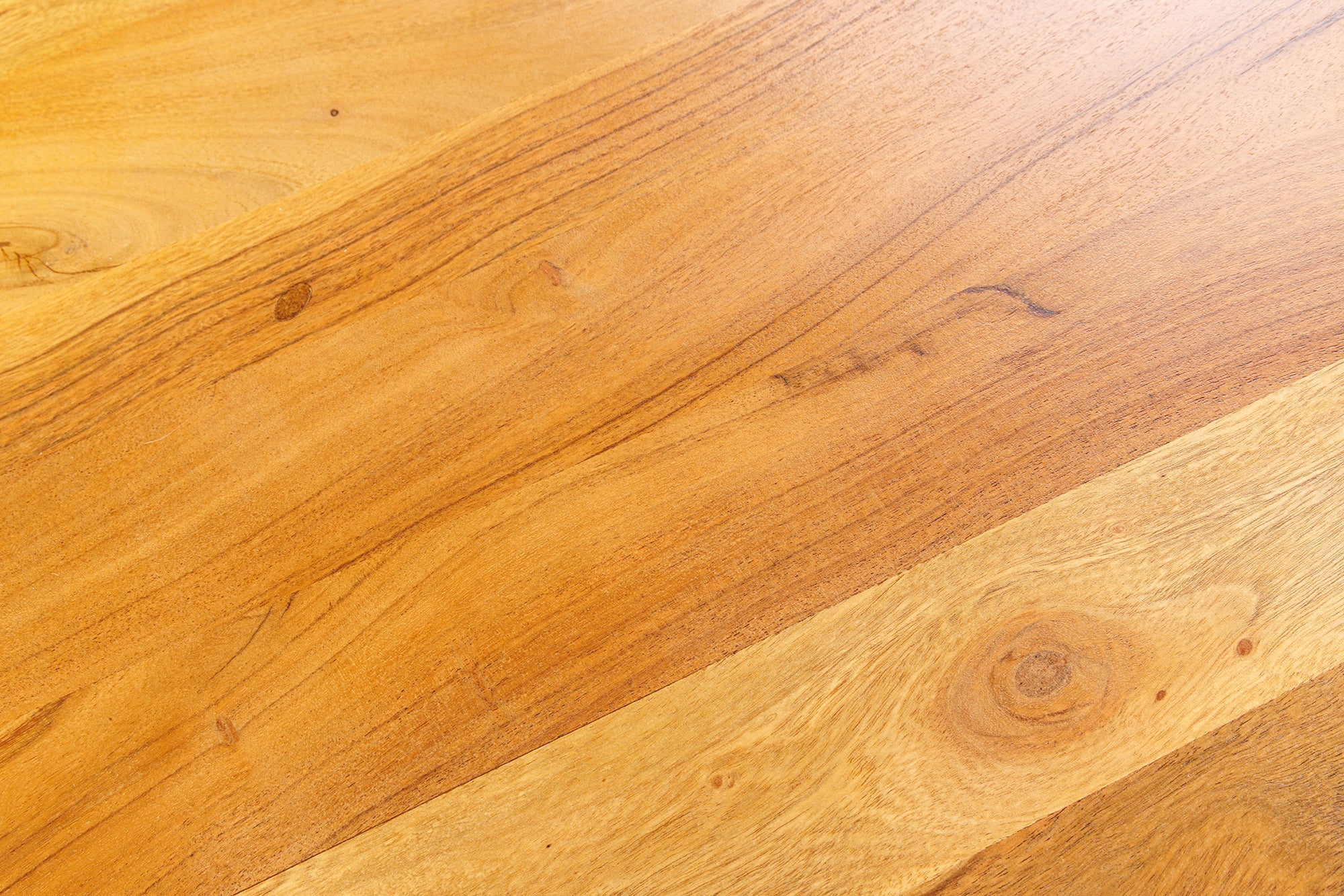 Table basse rétro ORGANIC LIVING 70cm bois massif d’acacia marron finition miel espace de rangement