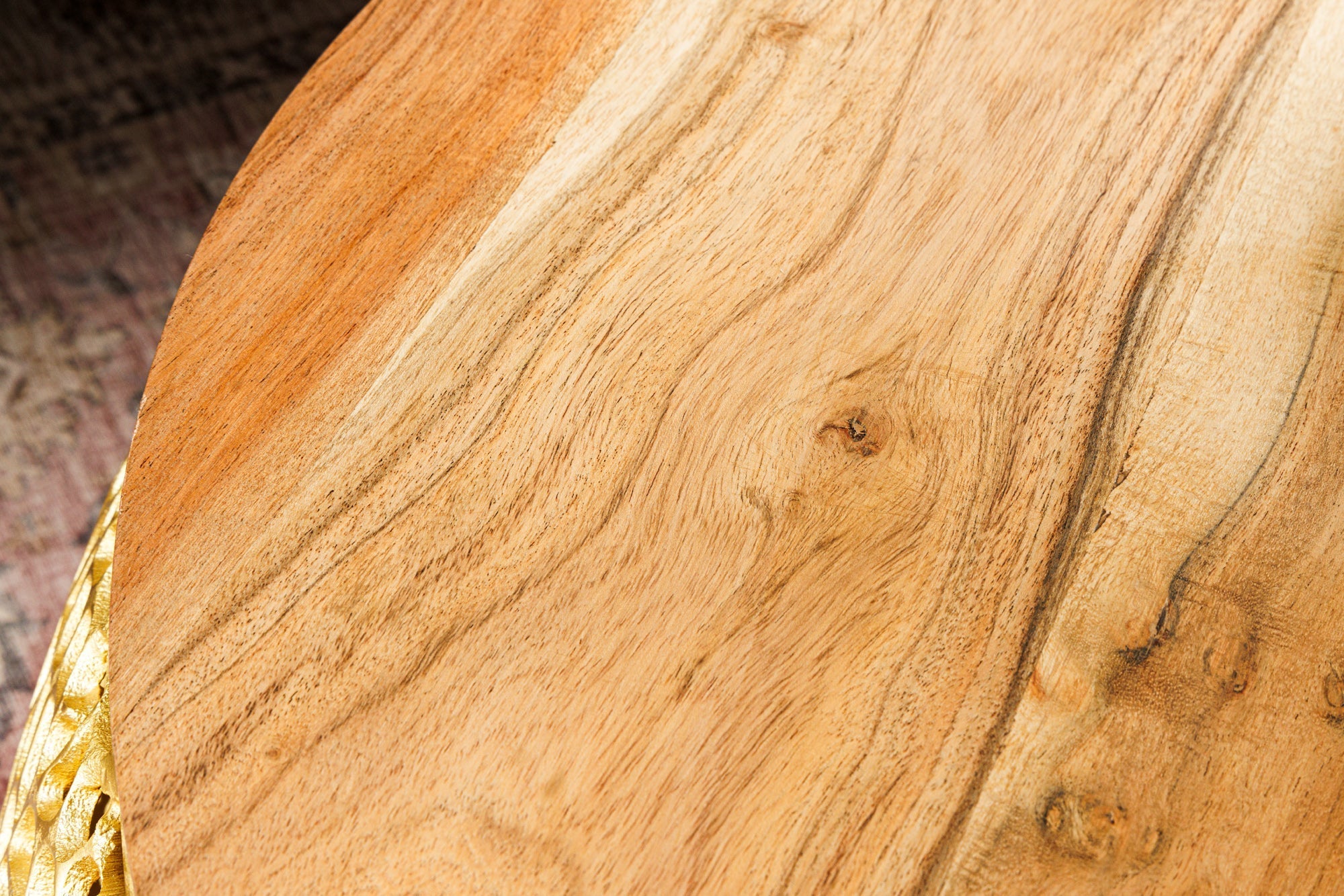 Table basse ronde ABSTRACT LEAF 75cm métal doré bois d’acacia massif filigrane artisanat