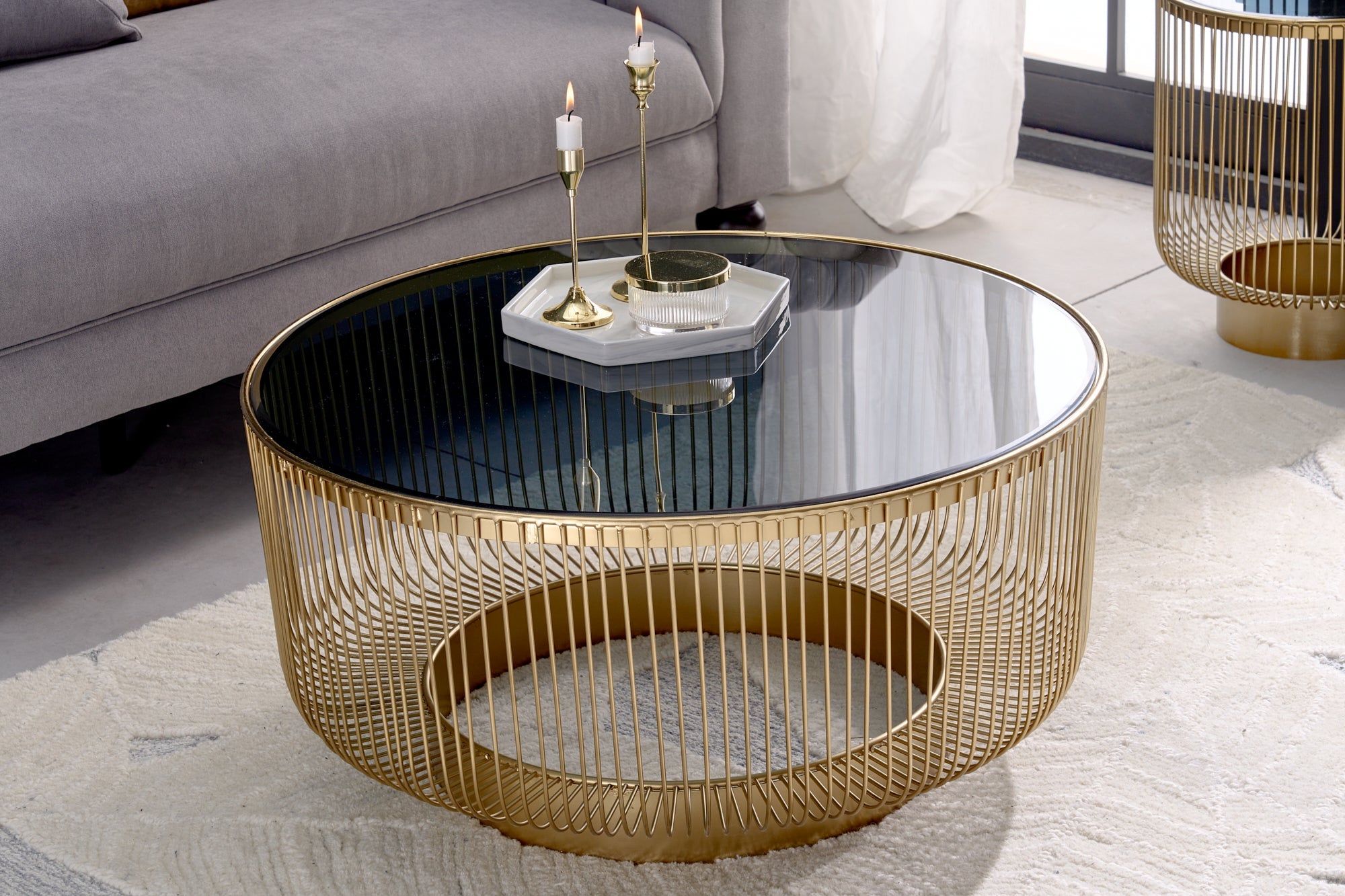 mesa-redonda-baja-80cm-estructura-metal-vidrio-dorado-negro-hecha-a-mano_43233 (inv)