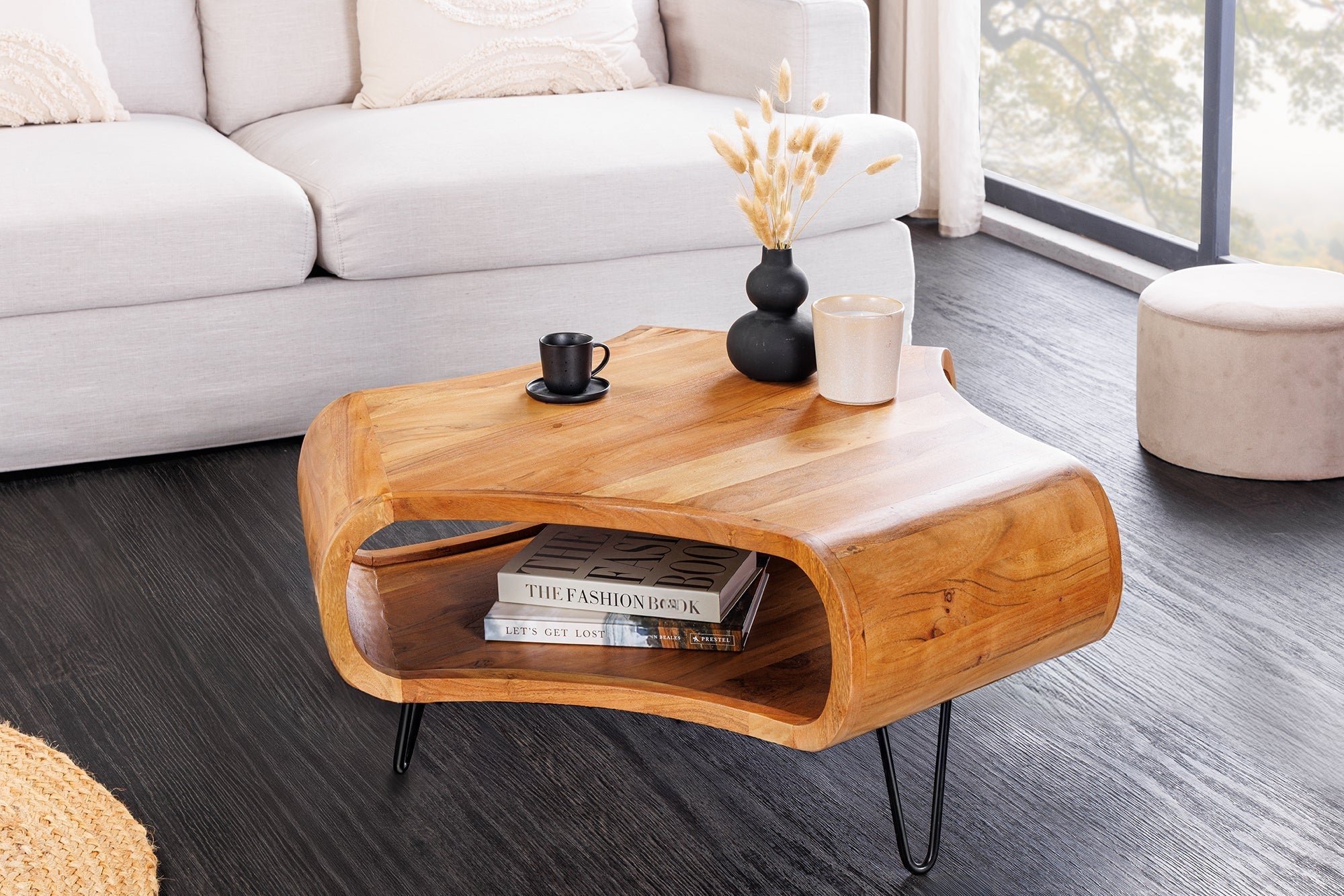 Table basse solide ORGANIC LIVING 90cm en bois d’acacia finition miel marron avec espace de rangement