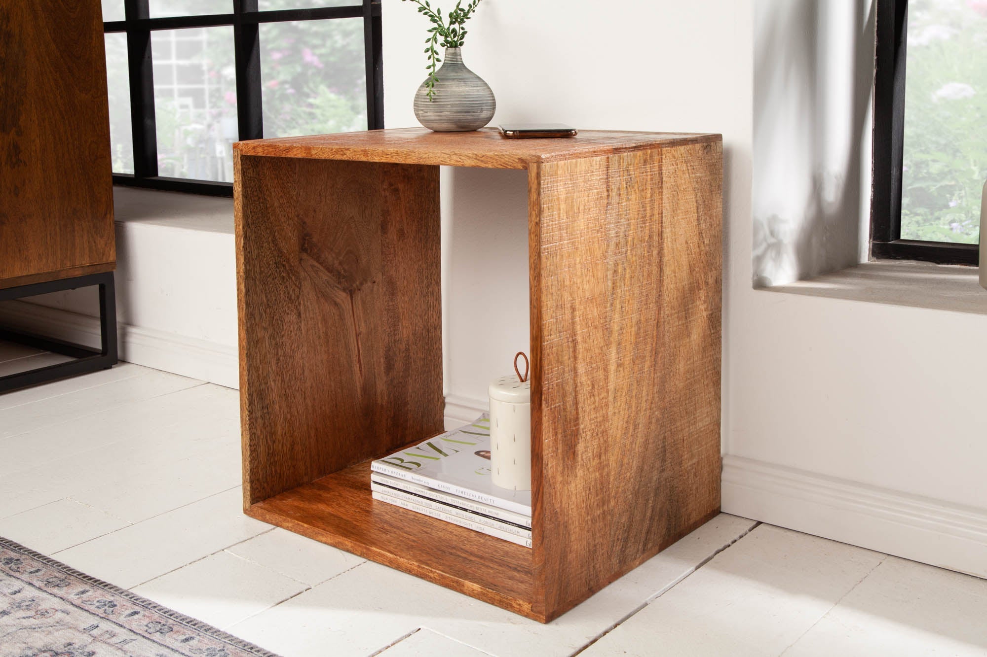 MAKASSAR Mesita auxiliar de 45cm hecha a mano en madera de mango natural y madera maciza, mesita de noche con estante