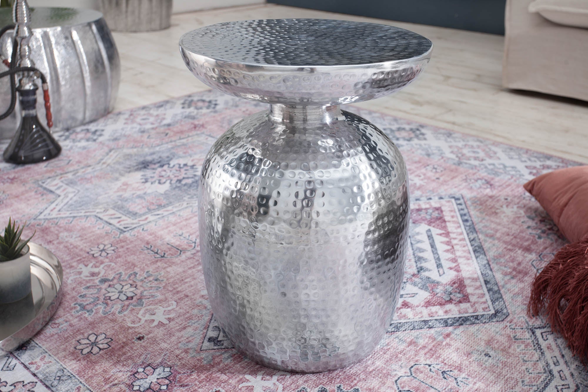 mesa-punta-artesano-oriental-50cm-en-metal-plata-diseño-martele-redonda_40235 (inv)