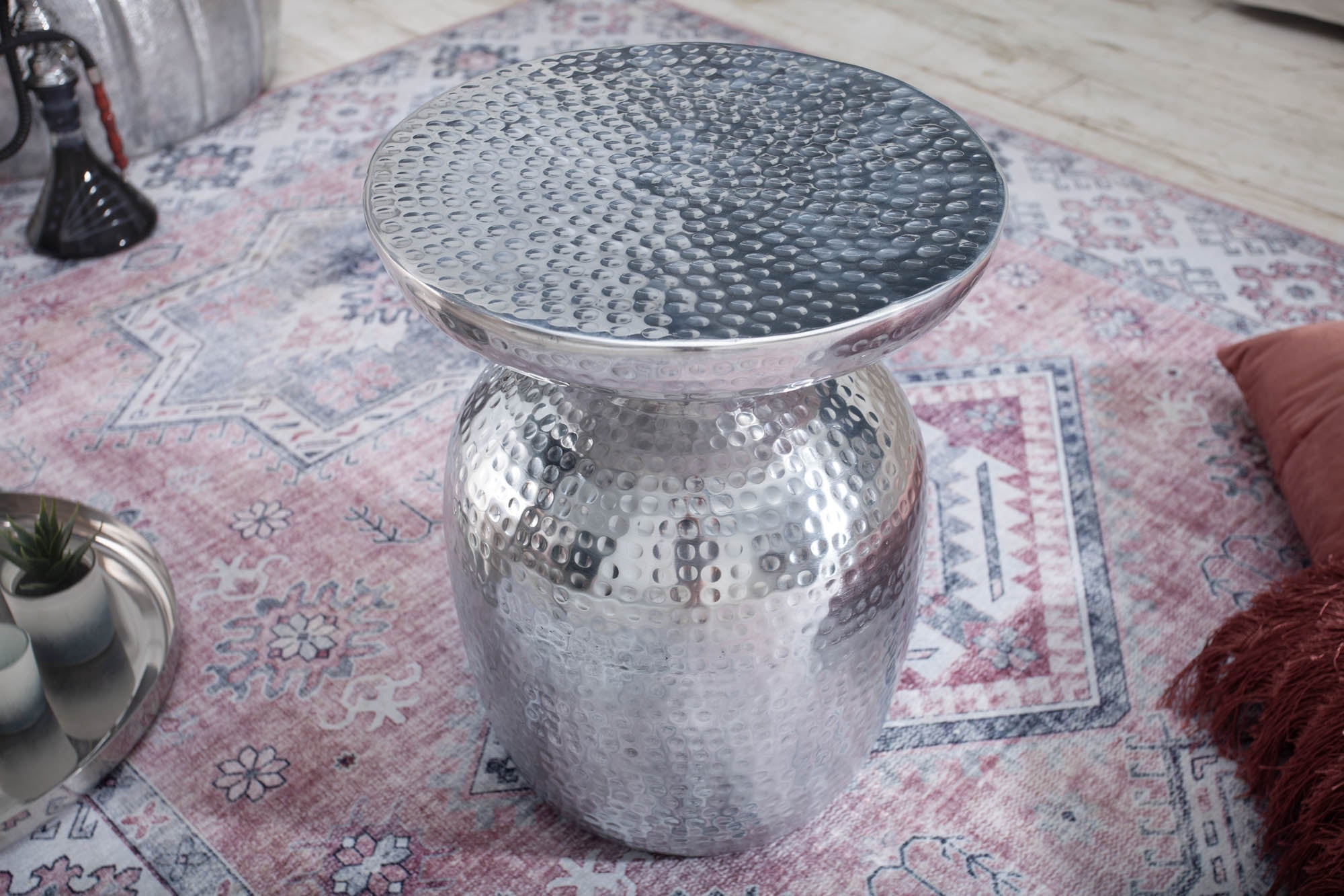 mesa-punta-artesano-oriental-50cm-en-metal-plata-diseño-martele-redonda_40235 (inv)