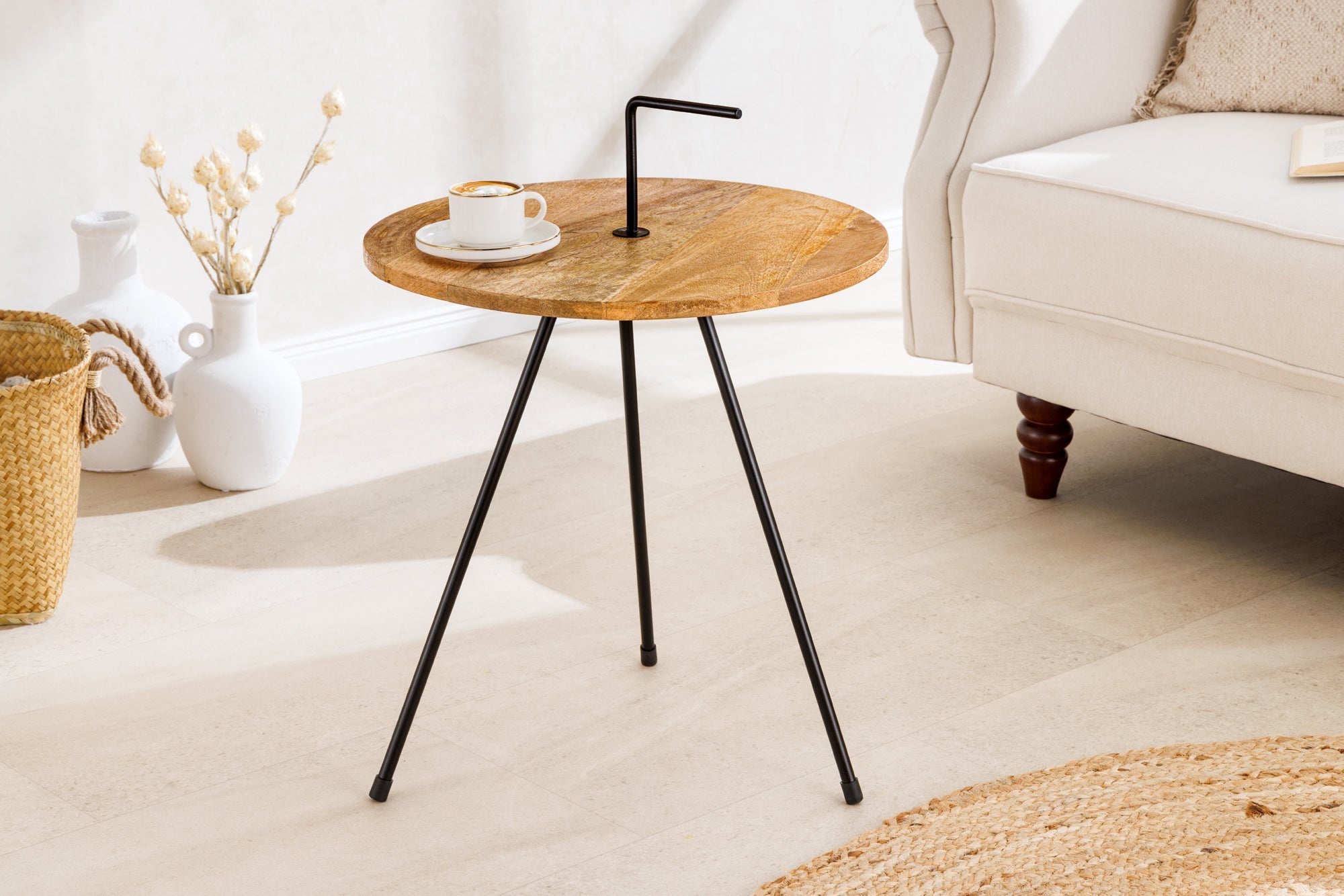 Table d’appoint artisanale SIMPLY CLEVER 60cm en manguier naturel avec poignée