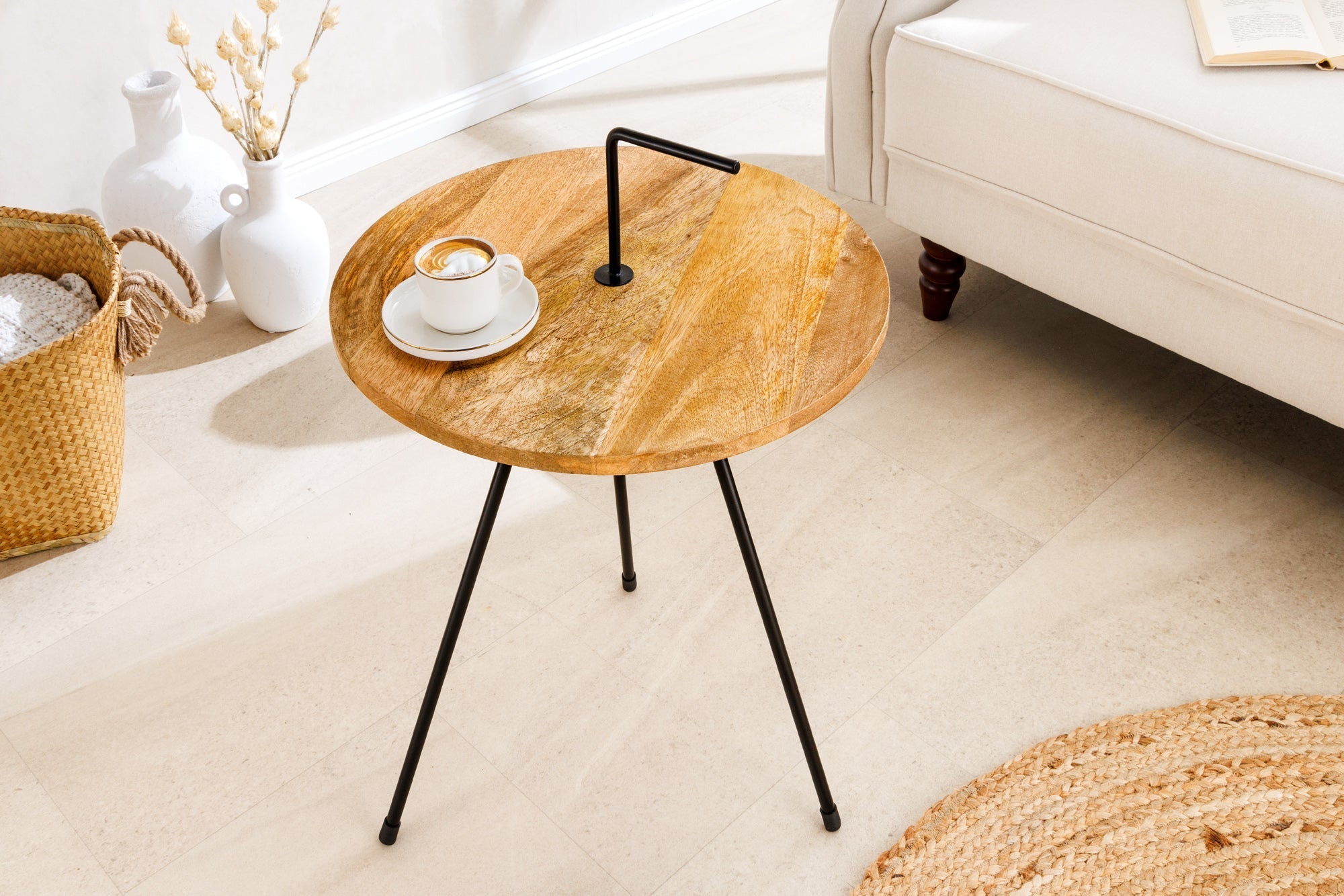 Table d’appoint artisanale SIMPLY CLEVER 60cm en manguier naturel avec poignée