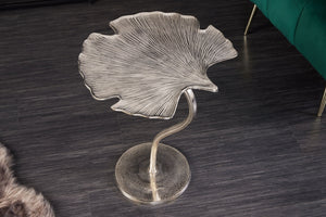 Table d'appoint décorative FEUILLE DE GINKGO 55cm métal argenté fait main