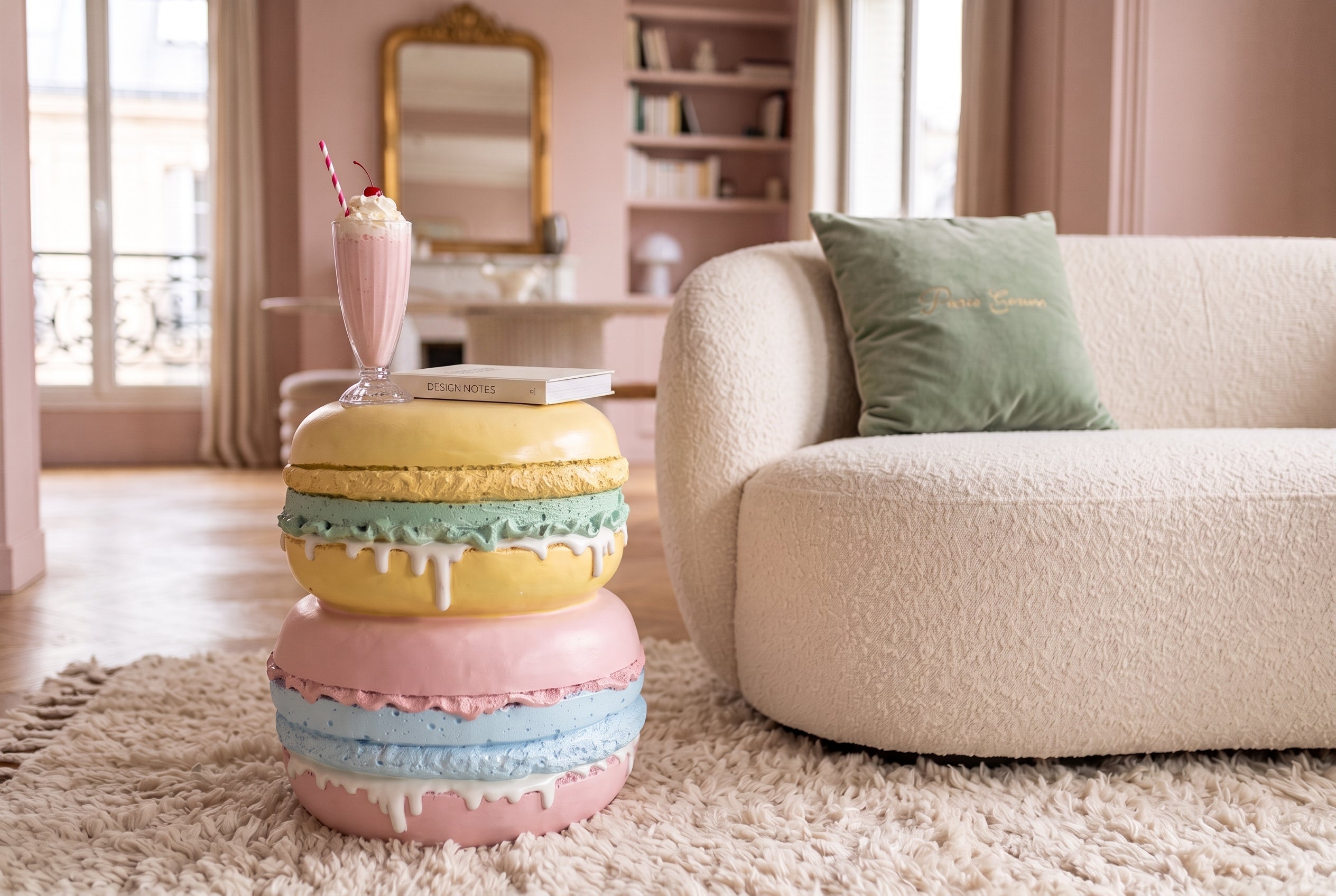 Table d’appoint extraordinaire MACARONS 50cm jaune rose en fibre de verre ronde fait main