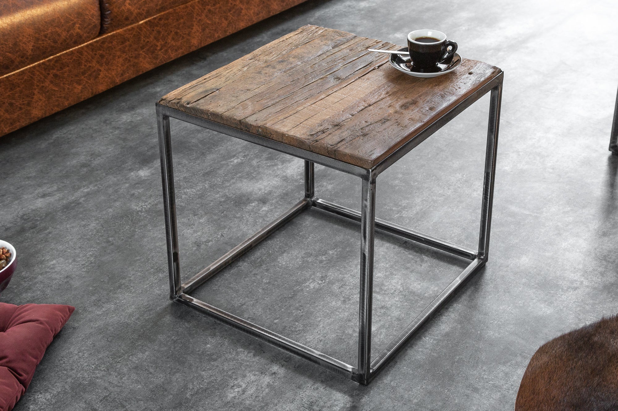 mesa-dapunto-industrial-barracuda-40cm-en-masa-madera-reciclada-con-patas_39586 (inv)