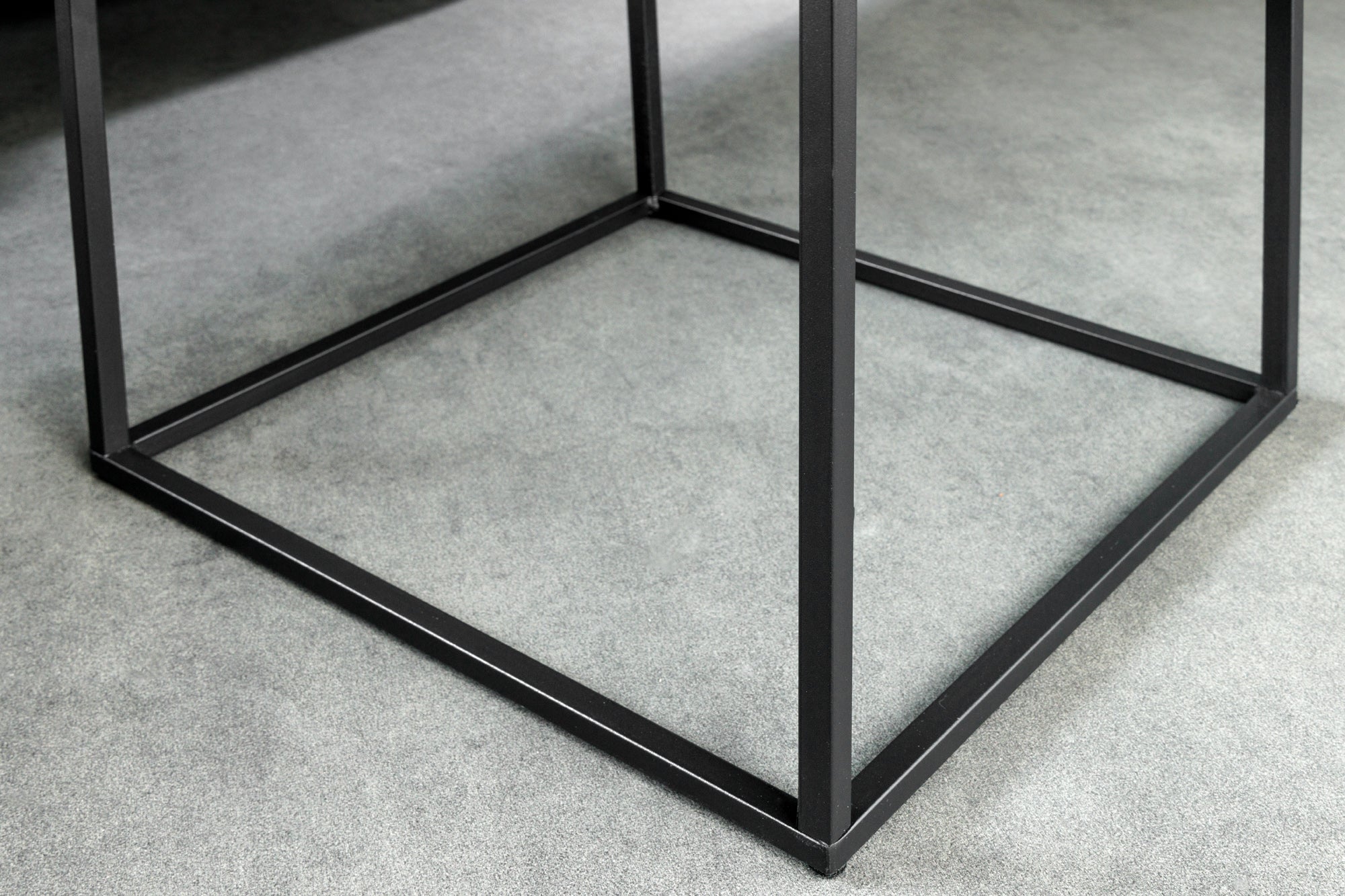 ARQUITECTURA mesa auxiliar moderna 45cm diseño mármol blanco estructura metálica