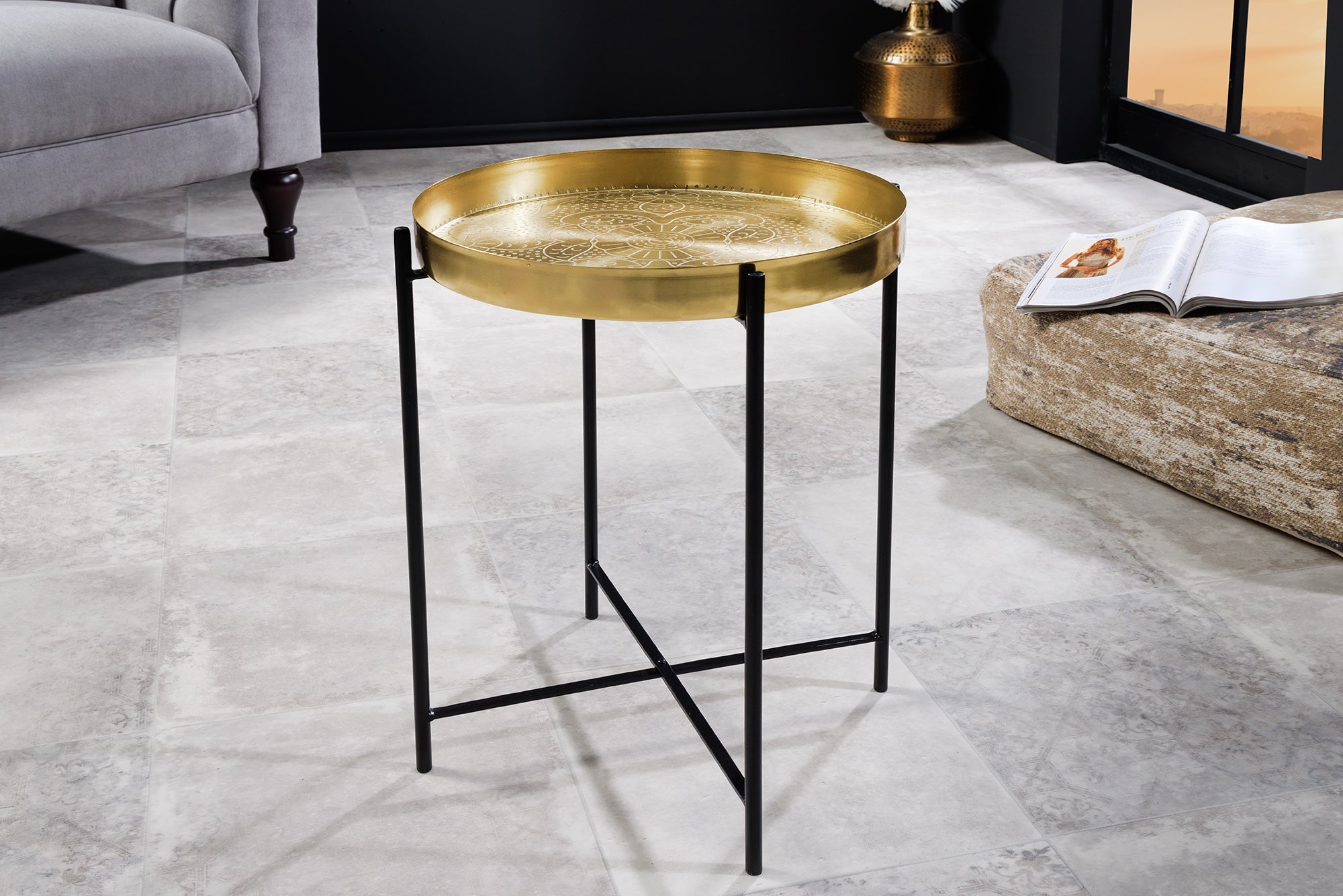 CASABLANCA Mesa auxiliar redonda de 50 cm de latón dorado con tablero extraíble de diseño martillado