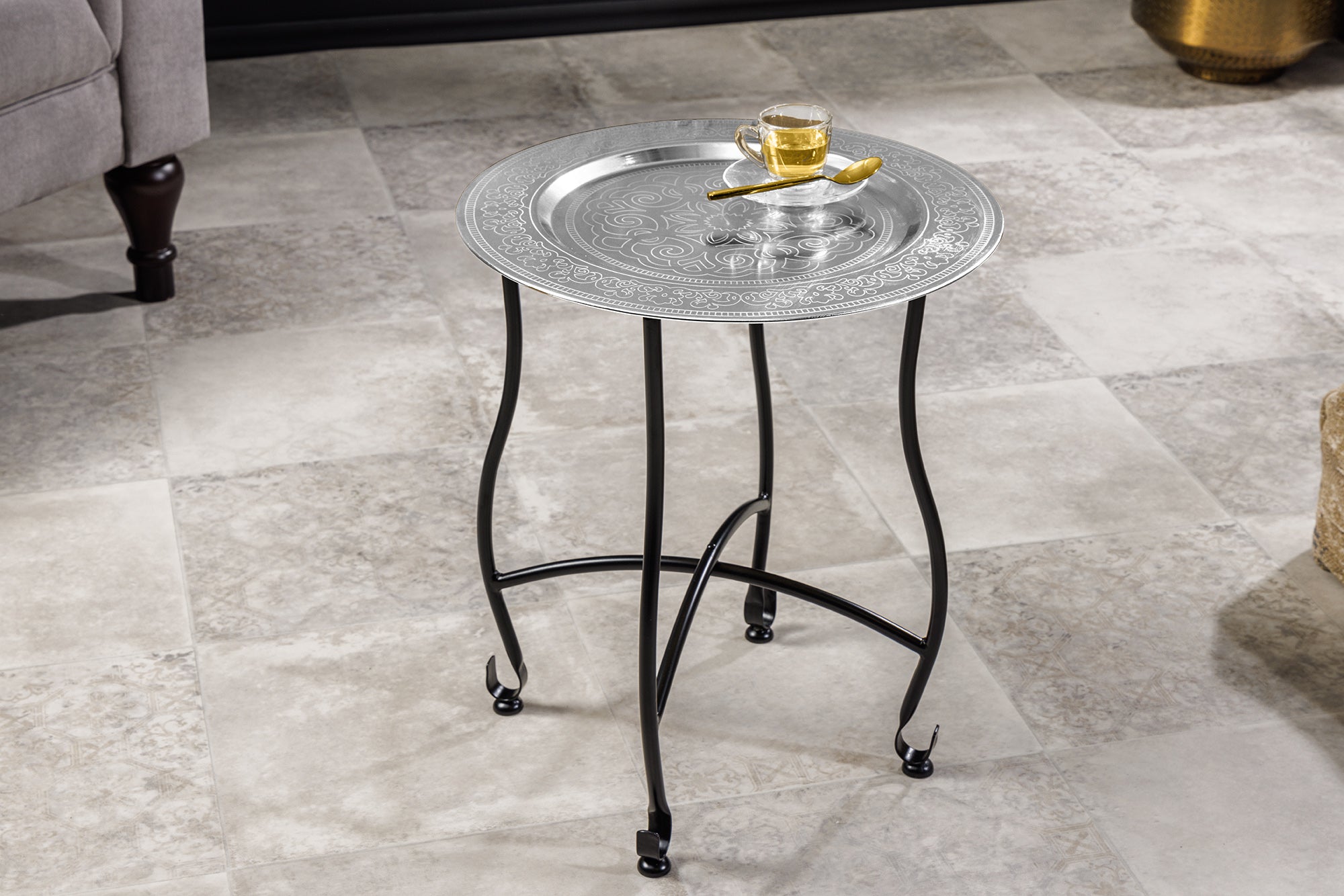 MARRAKESH Mesa auxiliar redonda de 50 cm con bandeja de té plateada plegable extraíble