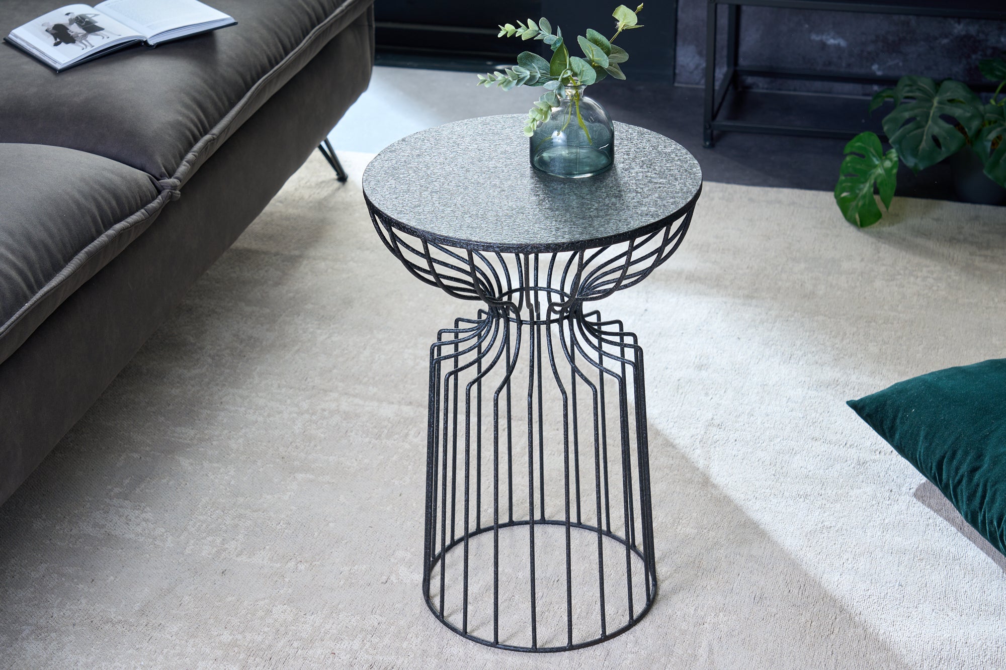 VARIATION Mesa auxiliar redonda de 55 cm con estructura de hierro negro hecha a mano