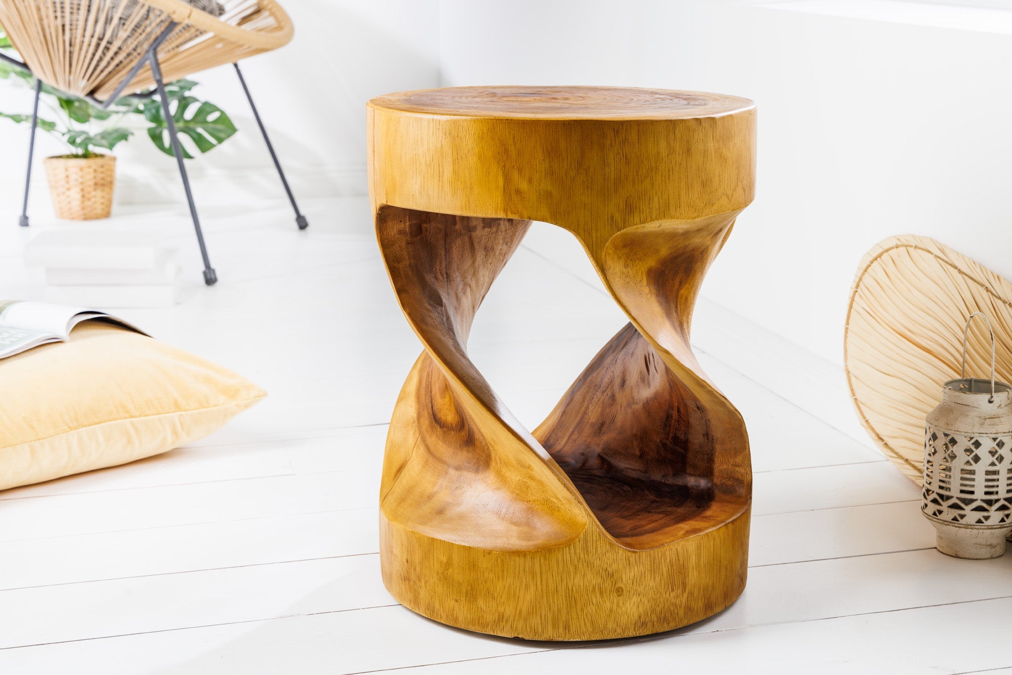 table-dappointment-sculptural-arte-35cm-in-nature-wood-of-sud-naturel-round-made-a-la-main-a-bali-tabouret_41808 (inv)