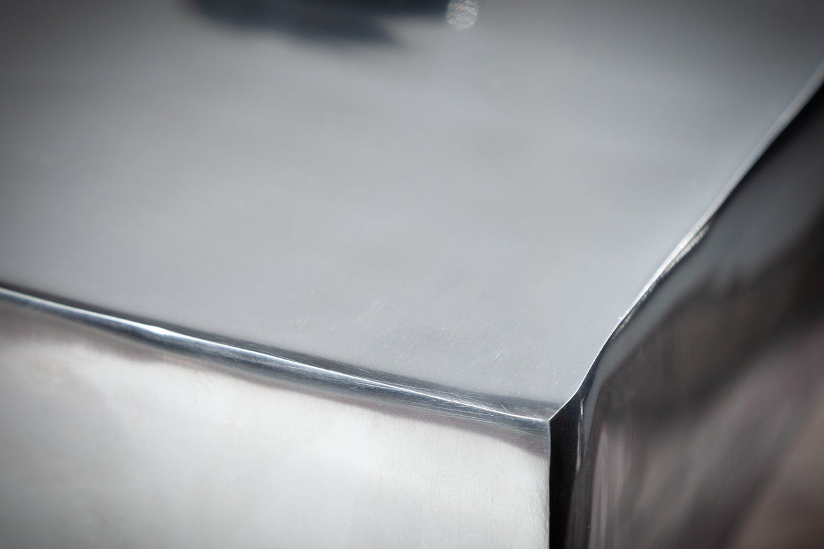 Table d’appoint sculpturale TWIST 45cm tabouret en aluminium poli argent design moderne