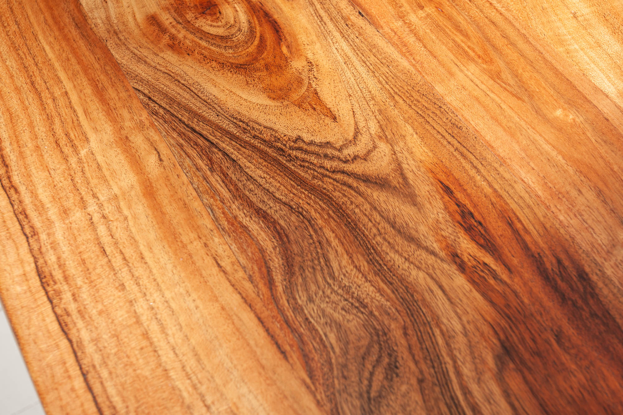 Mesa auxiliar maciza ORGANIC LIVING Mesa de centro de madera de acacia de 60 cm con borde de árbol