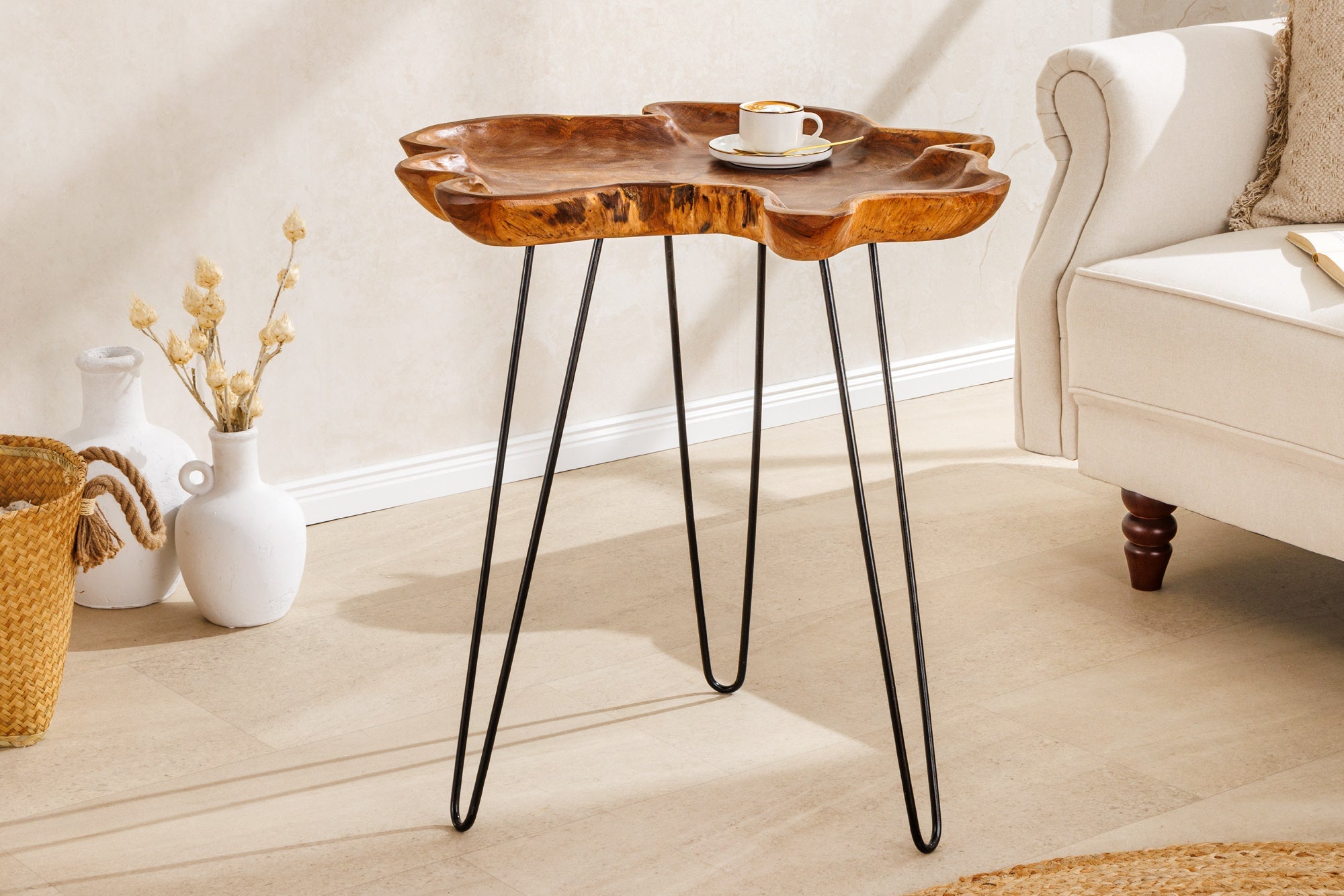 Table d'appoint unique WILD 65 cm en teck naturel avec pieds en épingle à cheveux