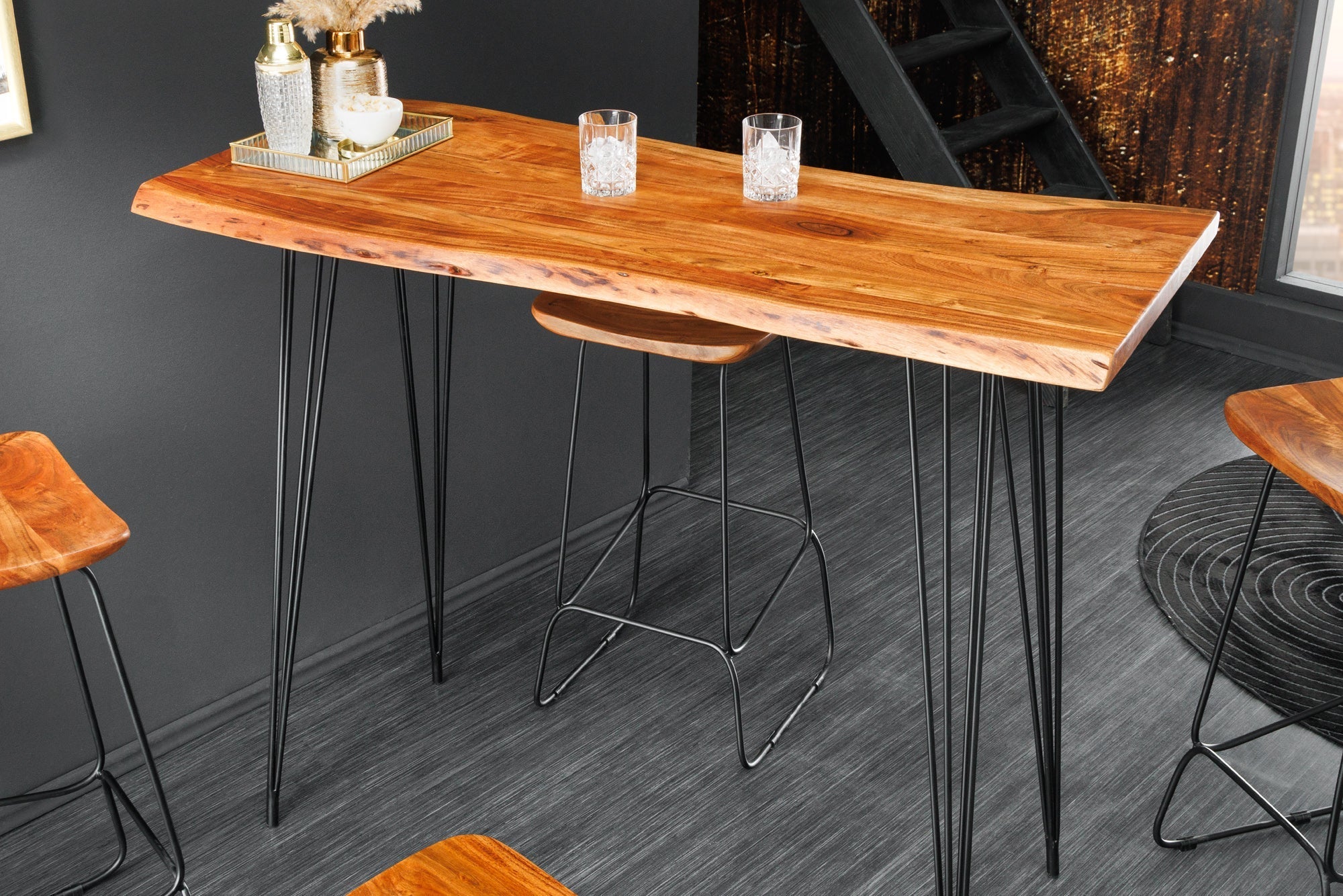 Table de bar en bois massif MAMMUT 140cm acacia naturel bord métal pieds épingle noir