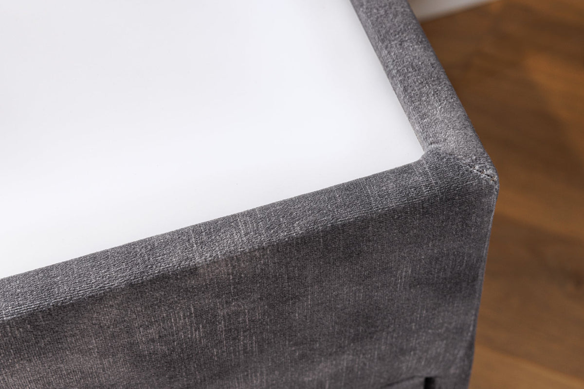 Table de chevet carrée PARIS 55cm velours gris comprenant éclairage et tiroirs
