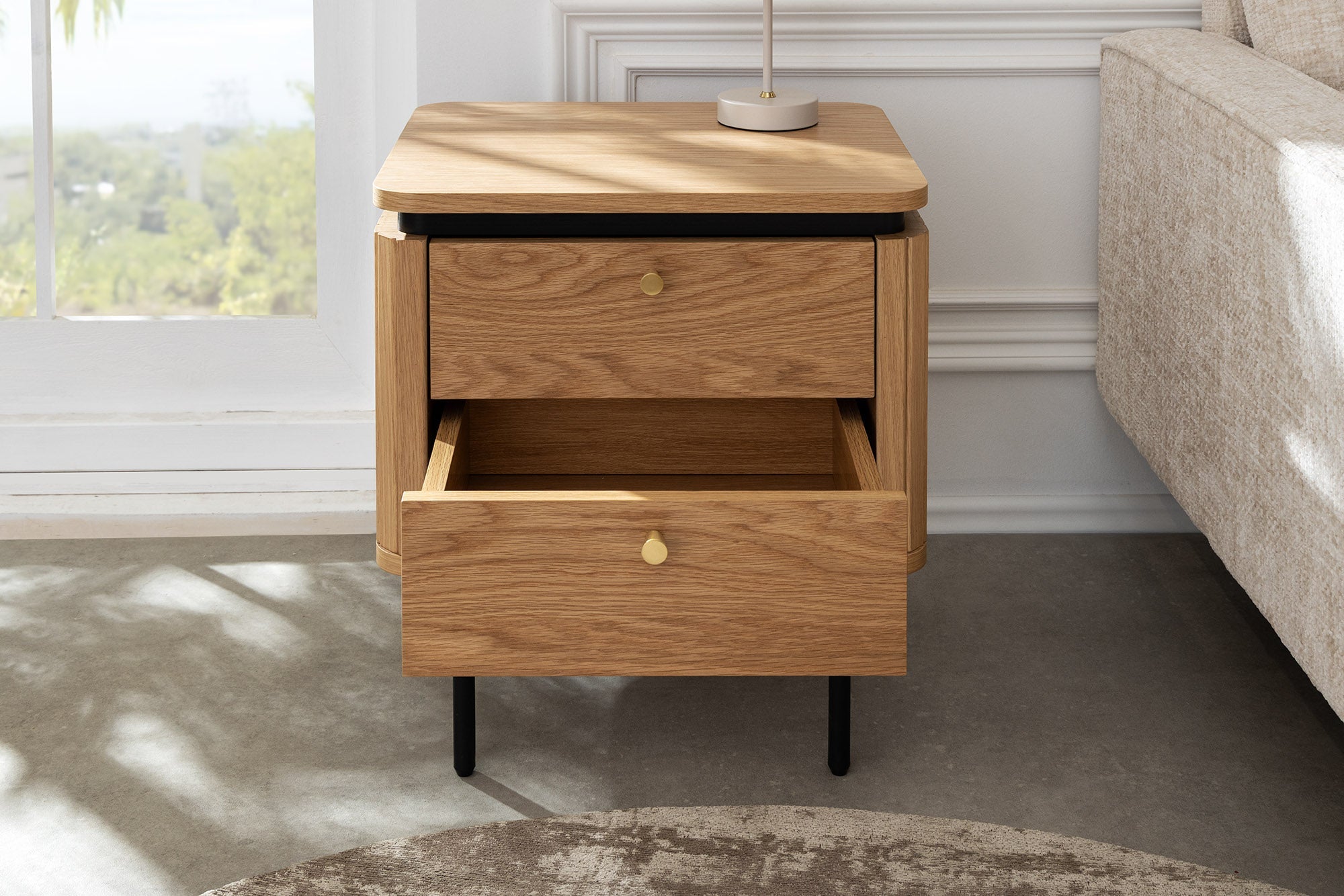 Table de chevet moderne ATELIER Table d’appoint 55cm en chêne avec tiroirs