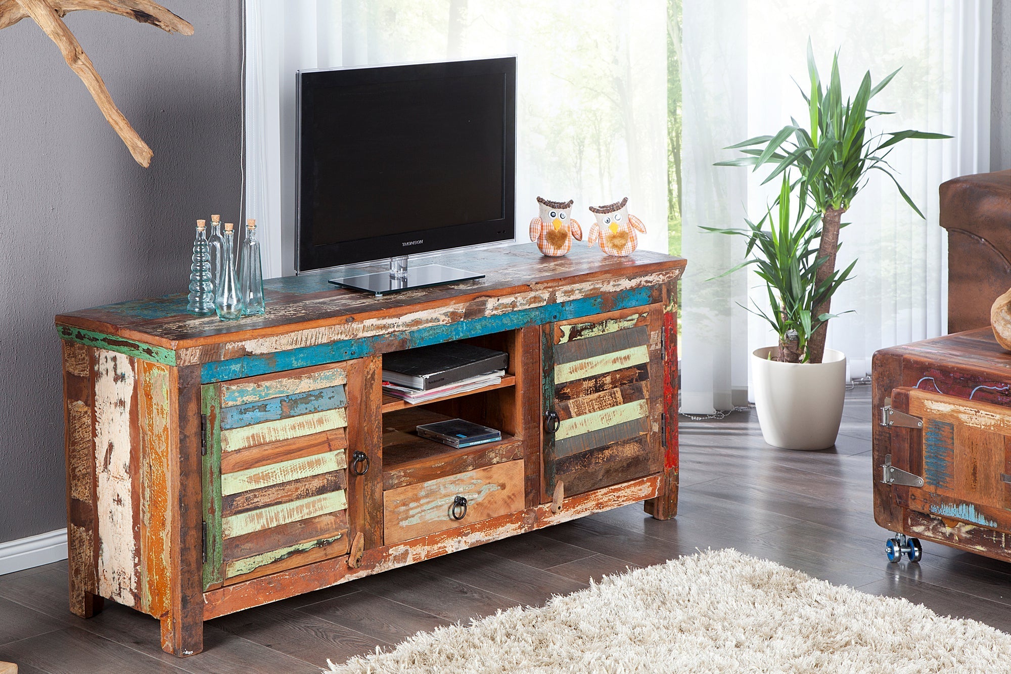 Tableau TV unique JAKARTA 150cm en bois massif recyclé coloré