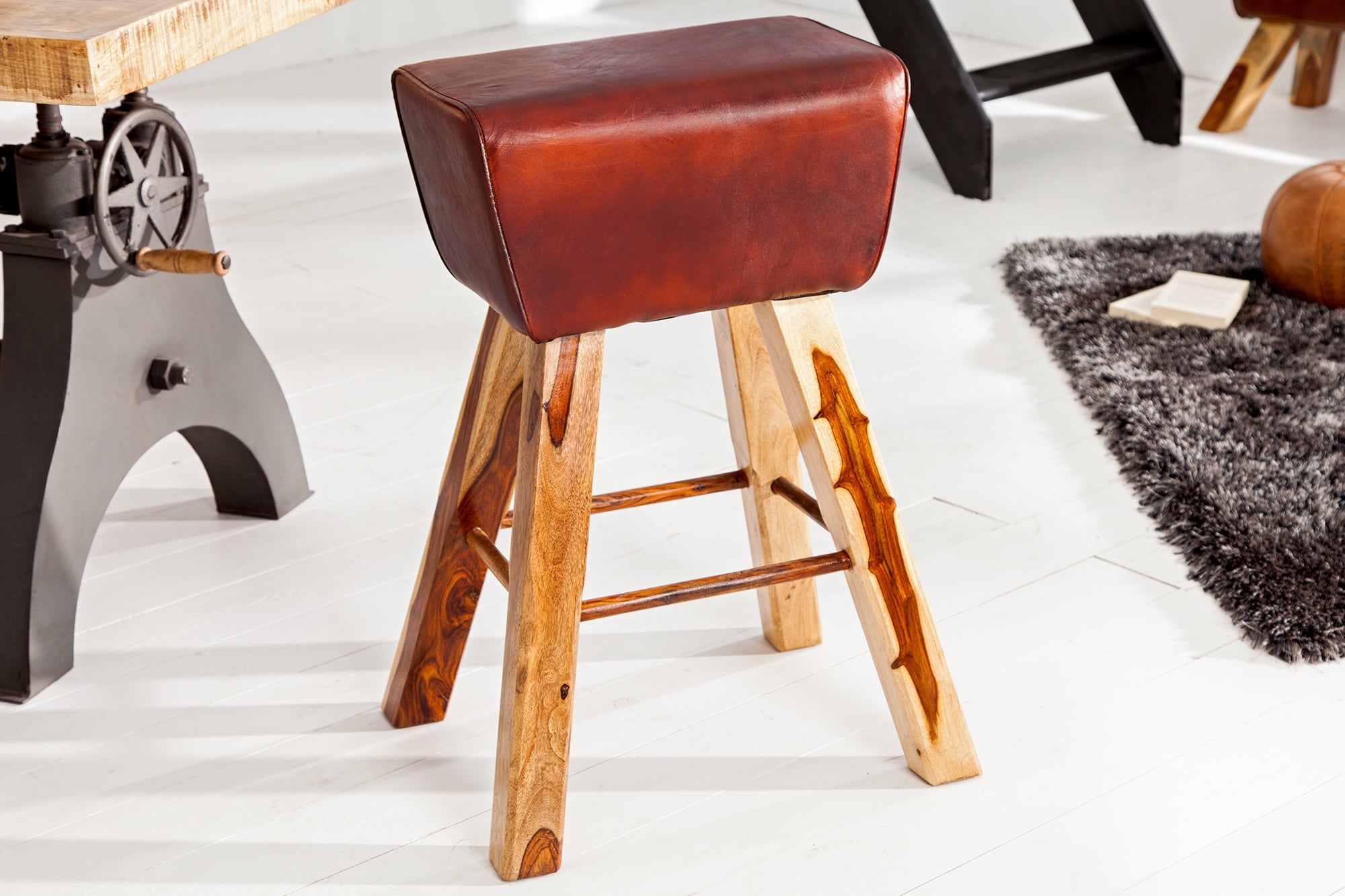 Tabouret de bar rétro TURNBOCK 75cm avec revêtement en cuir véritable chaise de bar en bois de manguier