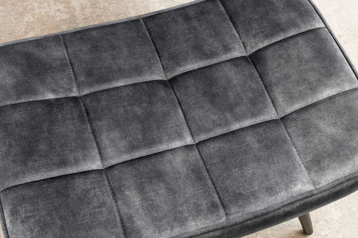 Tabouret moderne SCANDINAVIA gris velours pieds métalliques noirs repose-pieds